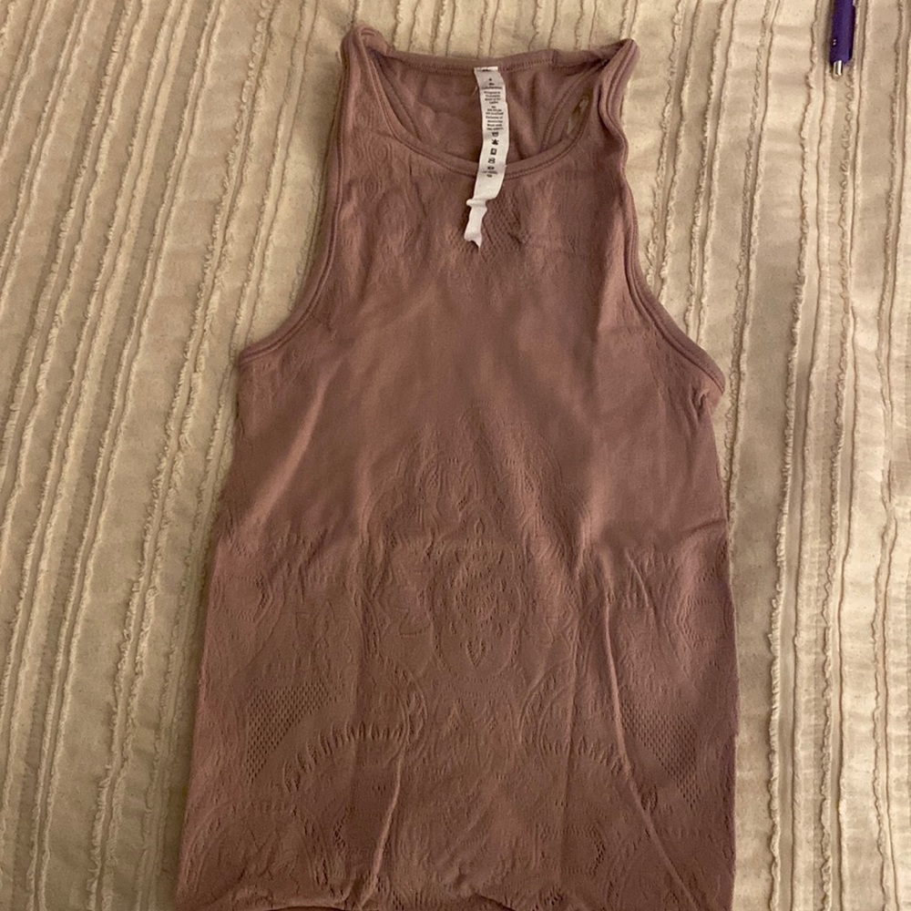 Lululemon laser cut tank